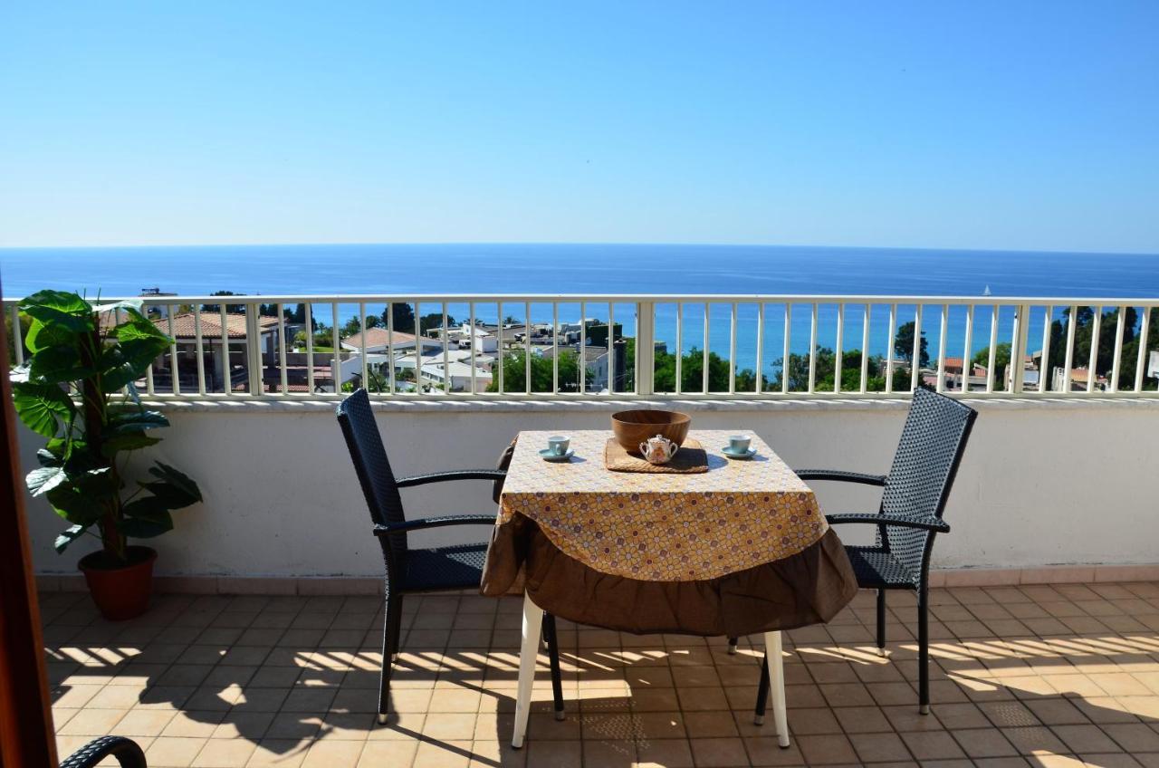 Penthouse Mare E Monti Leilighet Tropea Eksteriør bilde